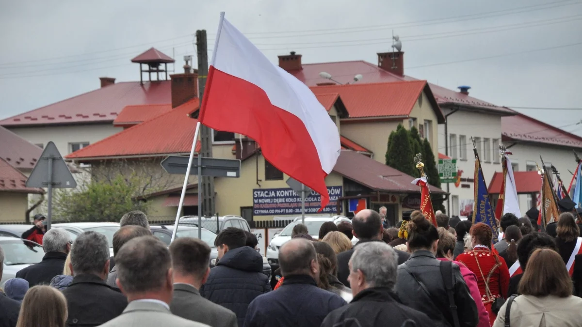 Policja o utrudnieniach na drogach 3 maja w Kolbuszowej i Majdanie Królewskim