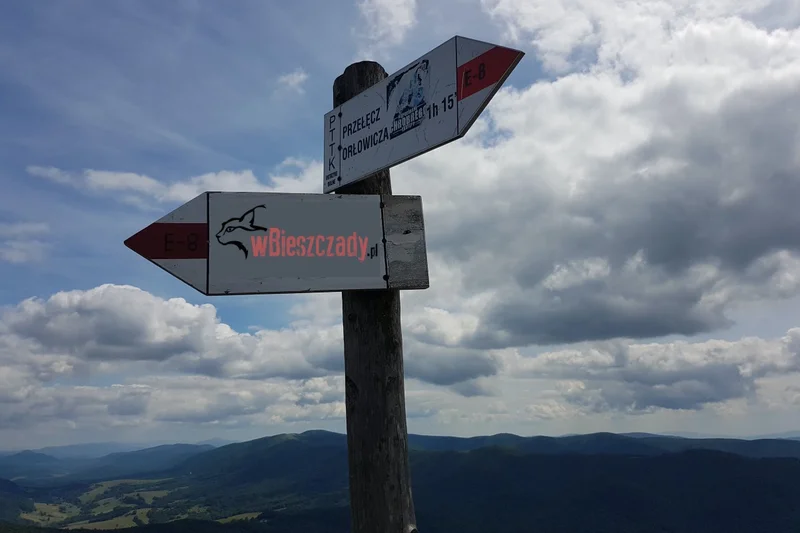 Obrazek do pytania - Przełęcz Orłowicza znajduje się pomiędzy: