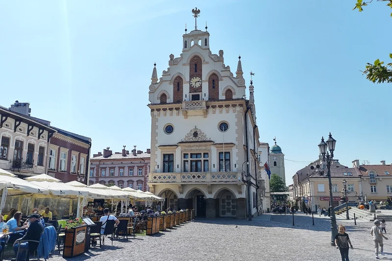 Obrazek do pytania - Od którego roku Rzeszów jest stolicą województwa podkarpackiego?
