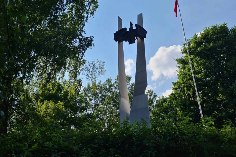 Obrazek do pytania - Ten pomnik wybudowano na wzgórzu Betlejemka. Czy wiesz w jakiej miejscowości?