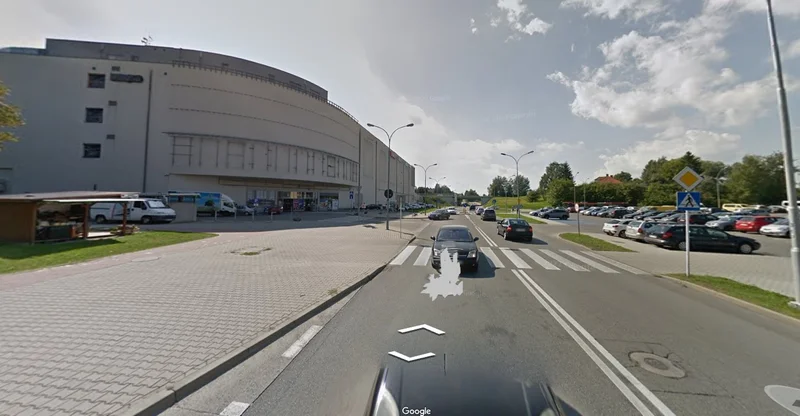 Obrazek do pytania - Jesteśmy przy jednej z rzeszowskich galerii. To ulica...?