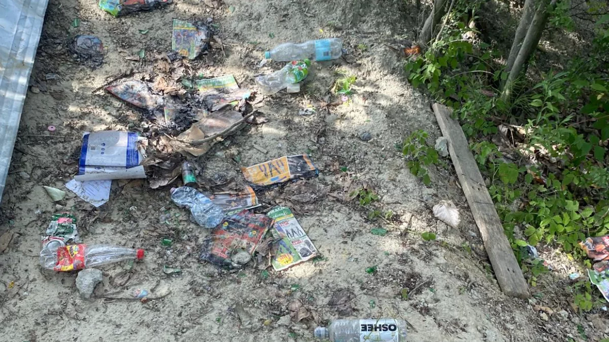 "Syf, kiła i mogiła". Tak wygląda skrawek zieleni nieopodal bloków mieszkalnych w Rzeszowie [ZDJĘCIA]