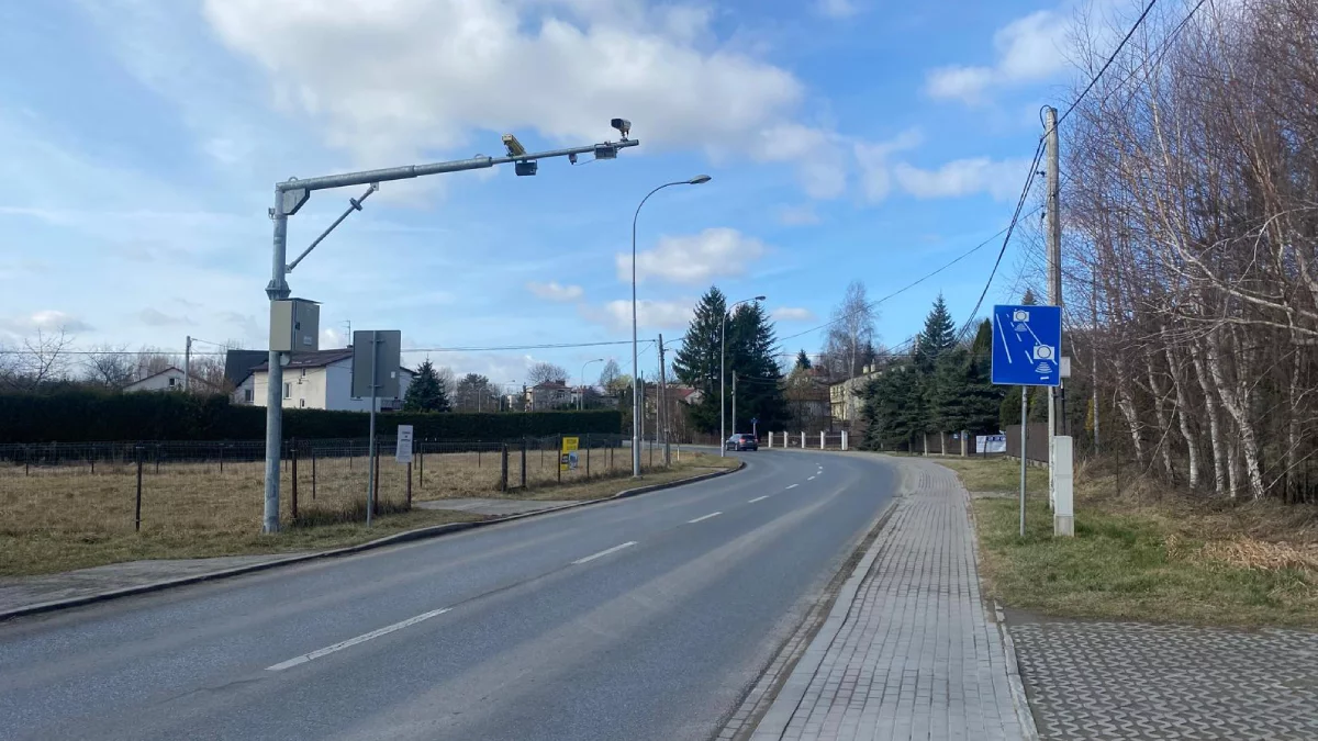 Odcinkowy pomiar prędkości na Bziance. Jedni zachwalają, drudzy nienawidzą