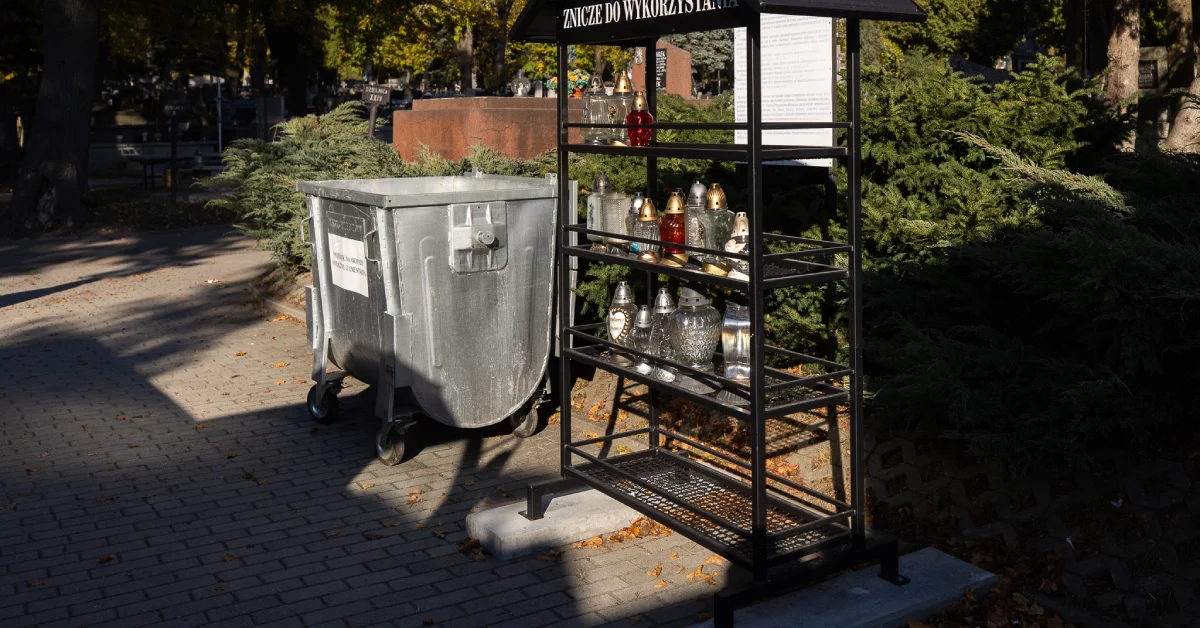 Tajemnicze, cmentarne półki w Rzeszowie. O co chodzi?