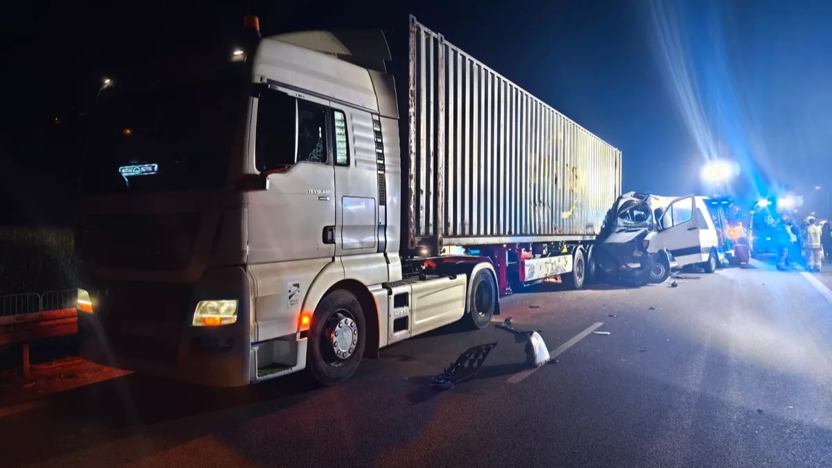 Ukrainiec w Mercedesie spowodował wypadek. Trzy osoby ranne