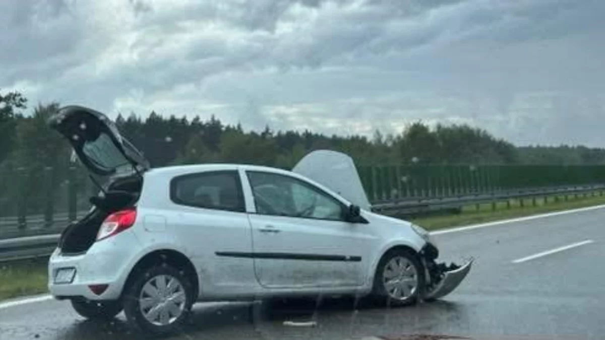 Wypadek na autostradzie A4. Ogromne korki i utrudnienia w ruchu. Auto uderzyło w bariery