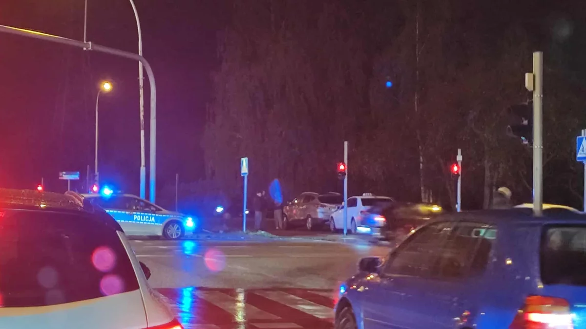 Kolizja trzech samochodów na alei Rejtana w Rzeszowie