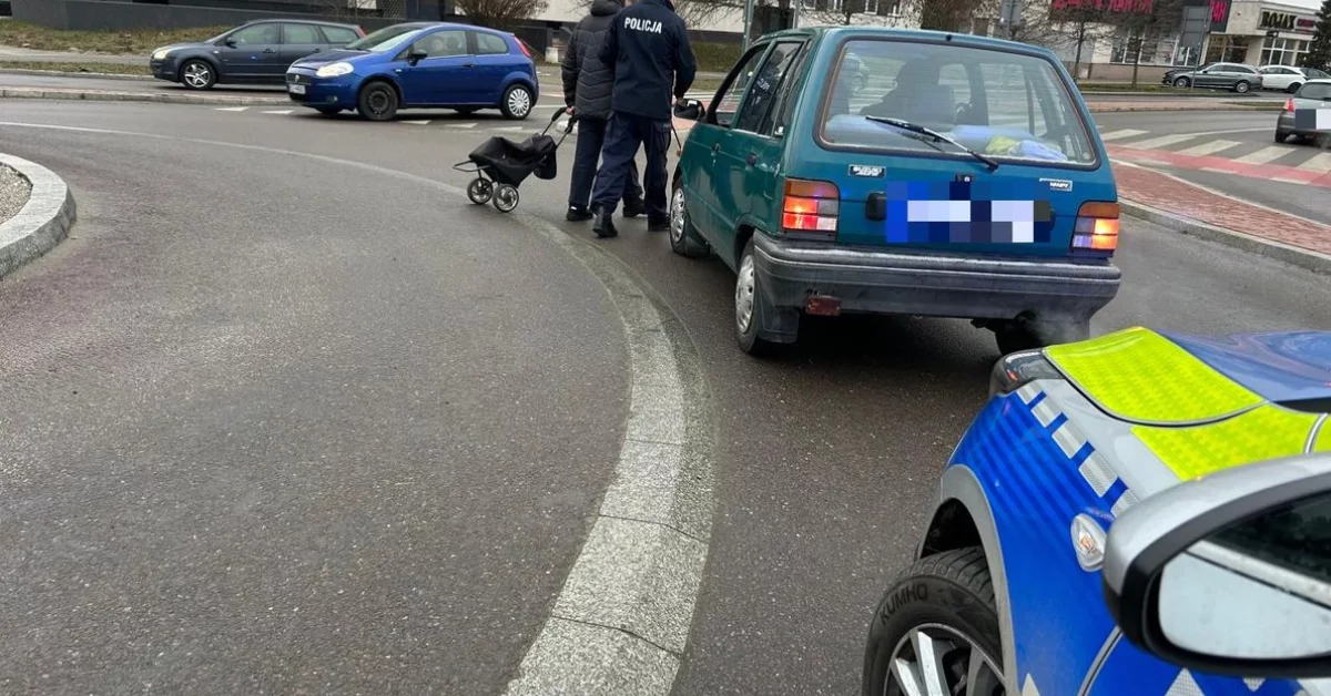 Niewidomy senior wszedł na sam środek ruchliwej ulicy. Jak to się skończyło?