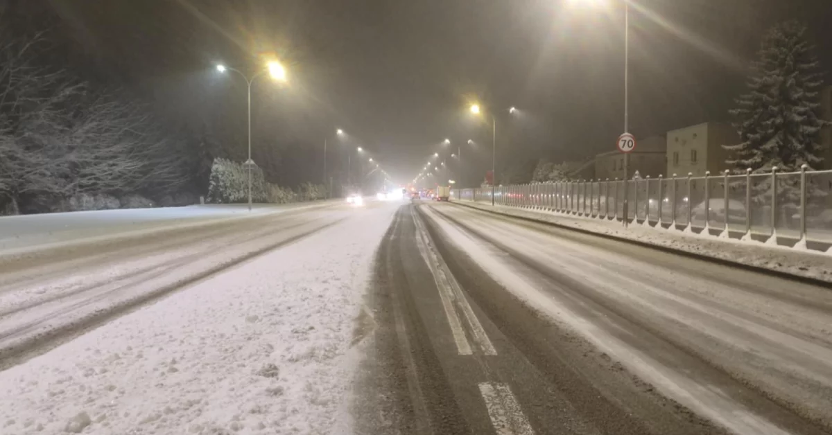 Rzeszów o poranku: godzina, żeby wyjechać z osiedla, wypadek na Zalesiu i awaria na Rejtana