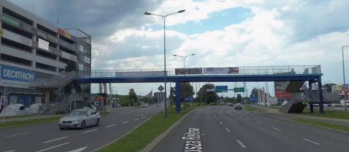 Niebezpieczny incydent na Rejtana w Rzeszowie. Wtargnął na jezdnię i przeszedł slalomem między rozpędzonymi pojazdami