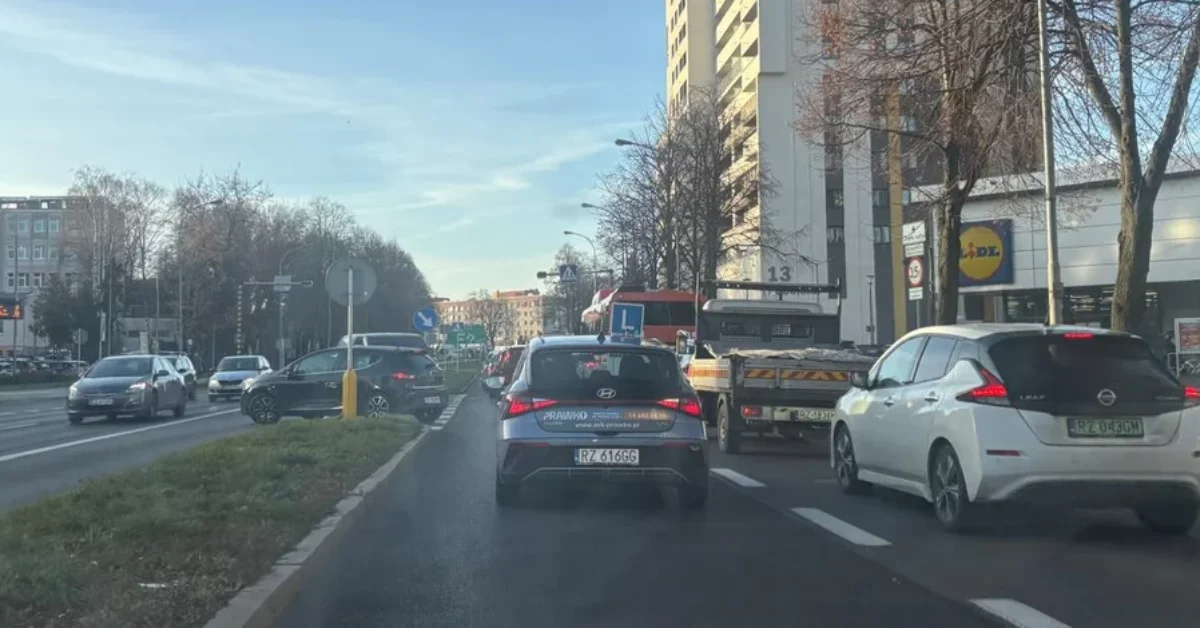 Potrącenie pieszego na Marszałkowskiej w Rzeszowie. Kto zawinił?