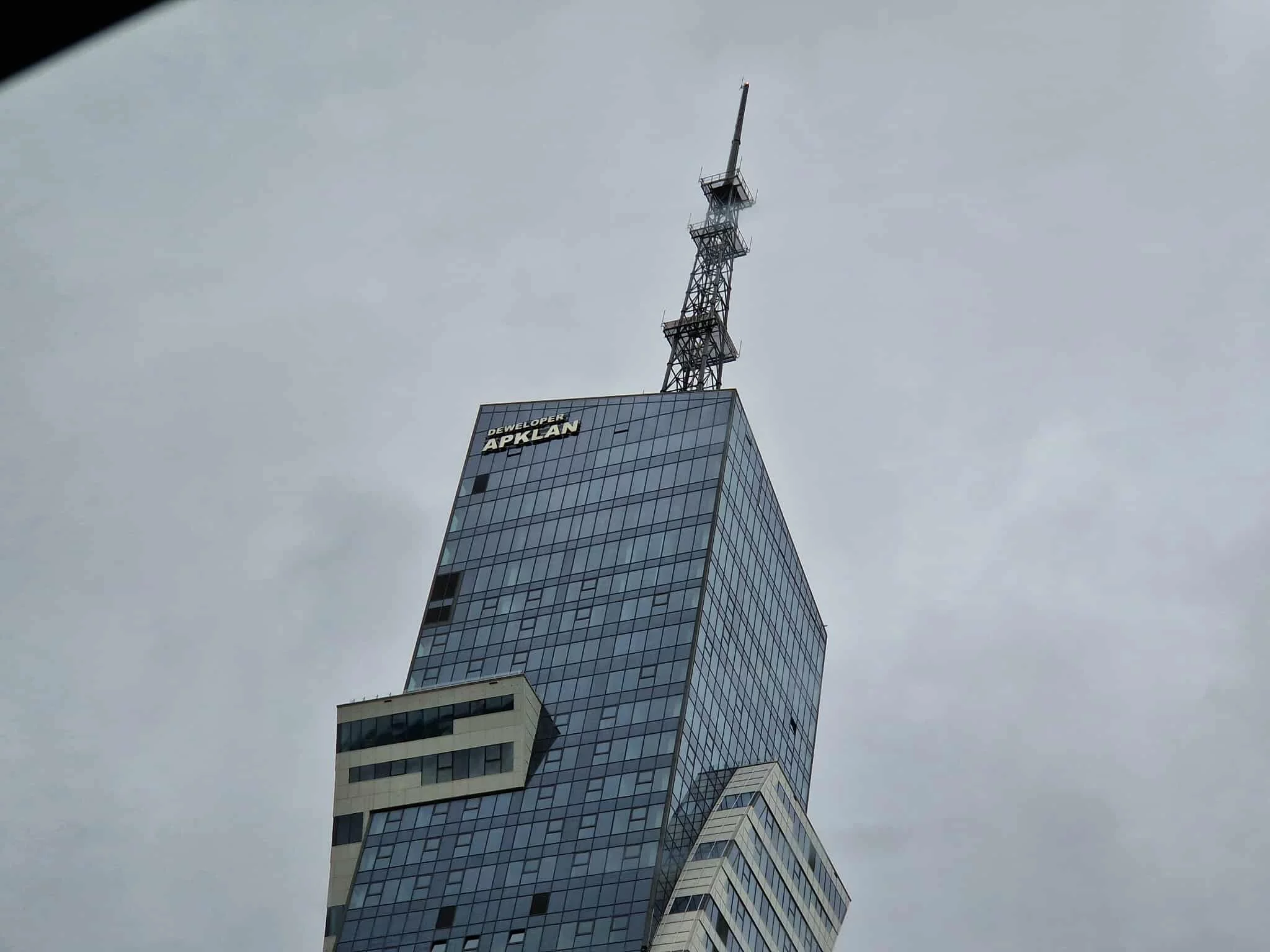 Randka pod gwiazdami? Restauracja z widokiem na 40. piętrze Olszynki Park w Rzeszowie