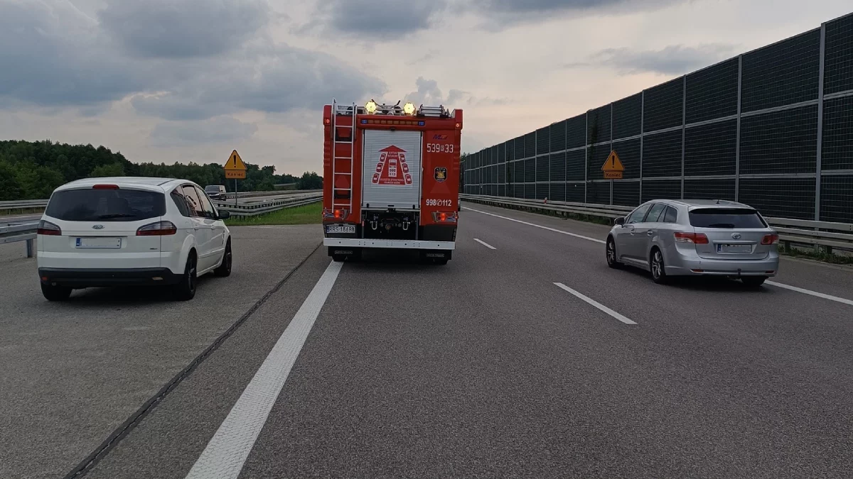 Pożar samochodu osobowego na autostradzie A4 [ZDJĘCIA]