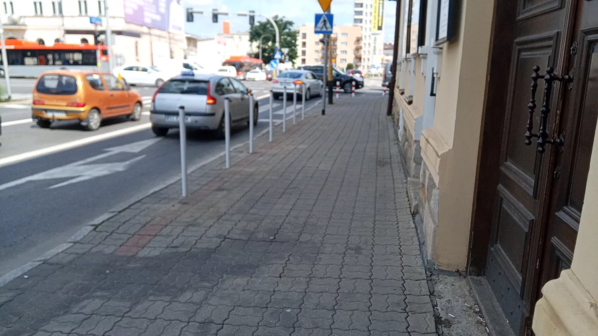 Koniec z nielegalnym parkowaniem przy ulicy Targowej w Rzeszowie [ZDJĘCIA]