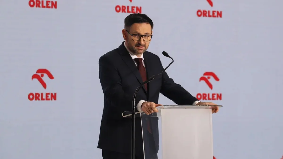 Obajtek tłumaczy się z nieobecności w regionie. "Jeździłem po festynach, jeździłem po targach"