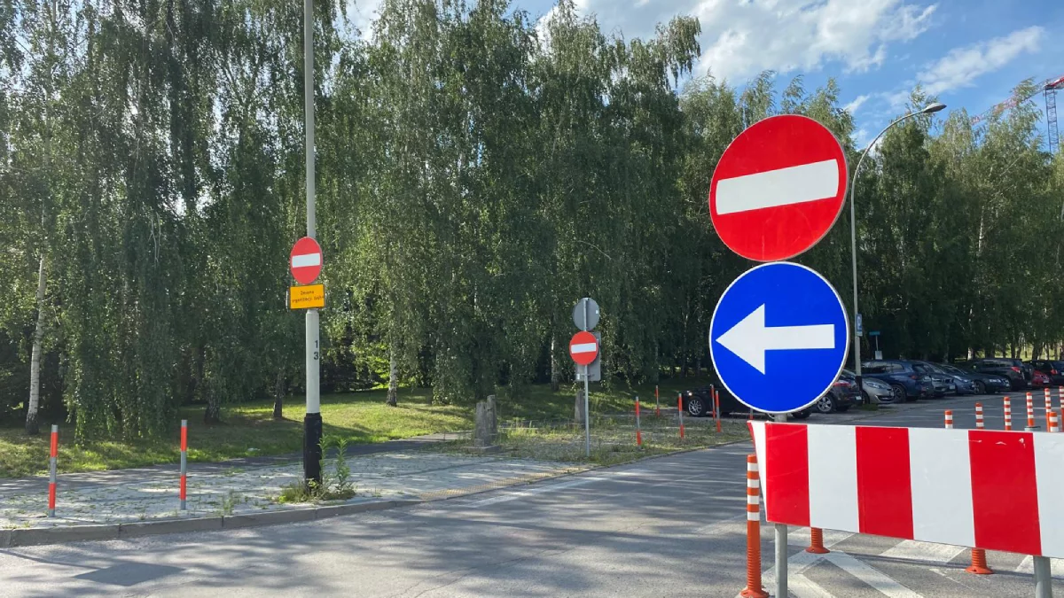 Zamiast stać w korku – jadą pod prąd. Tak wygląda codzienność mimo wyraźnych zakazów [ZDJĘCIA]