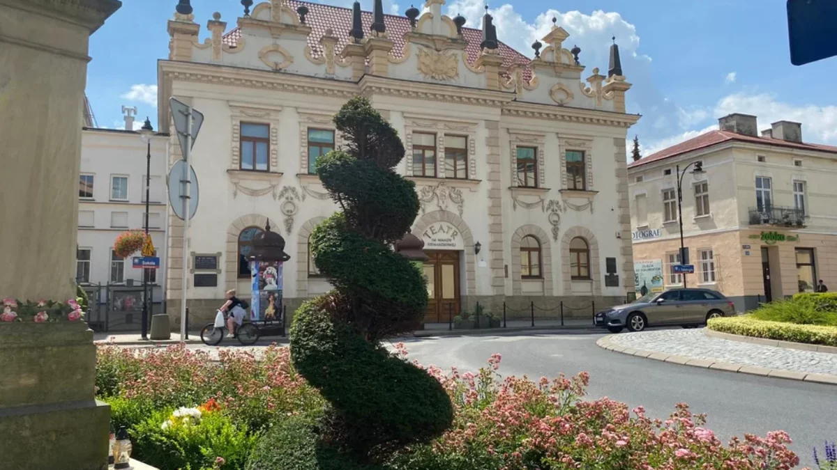 Utrudnienia w ruchu w samym centrum Rzeszowa przy ulicy Sokoła. W planie wymiana nawierzchni