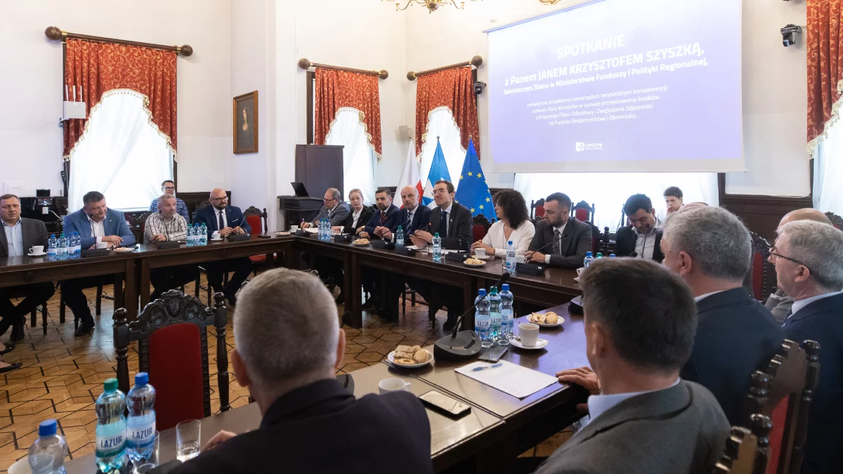 Wiedzą coś, czego my nie wiemy? Ogromne pieniądze na obronę [ZDJĘCIA]