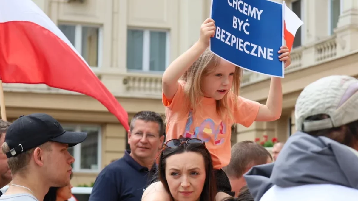 W całym kraju odbyły się manifestacje przeciwko imigrantom. Tomasz Buczek komentuje