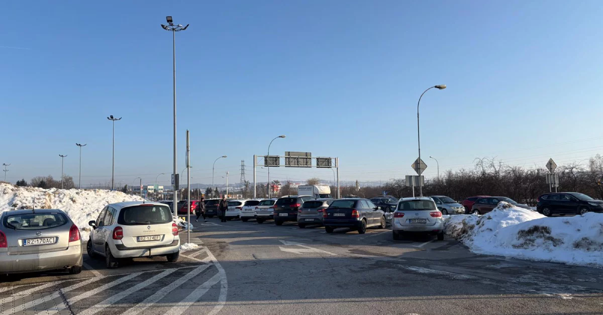 Nowa inwestycja na parkingu E.Leclerc. To w tym miejscu może powstać 7. McDonald’s w Rzeszowie [ZDJĘCIA]