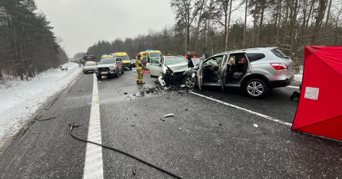 Ogromne utrudnienia na DK9. Droga jest całkowicie zablokowana. Policja kieruje na objazdy[ZDJECIA]