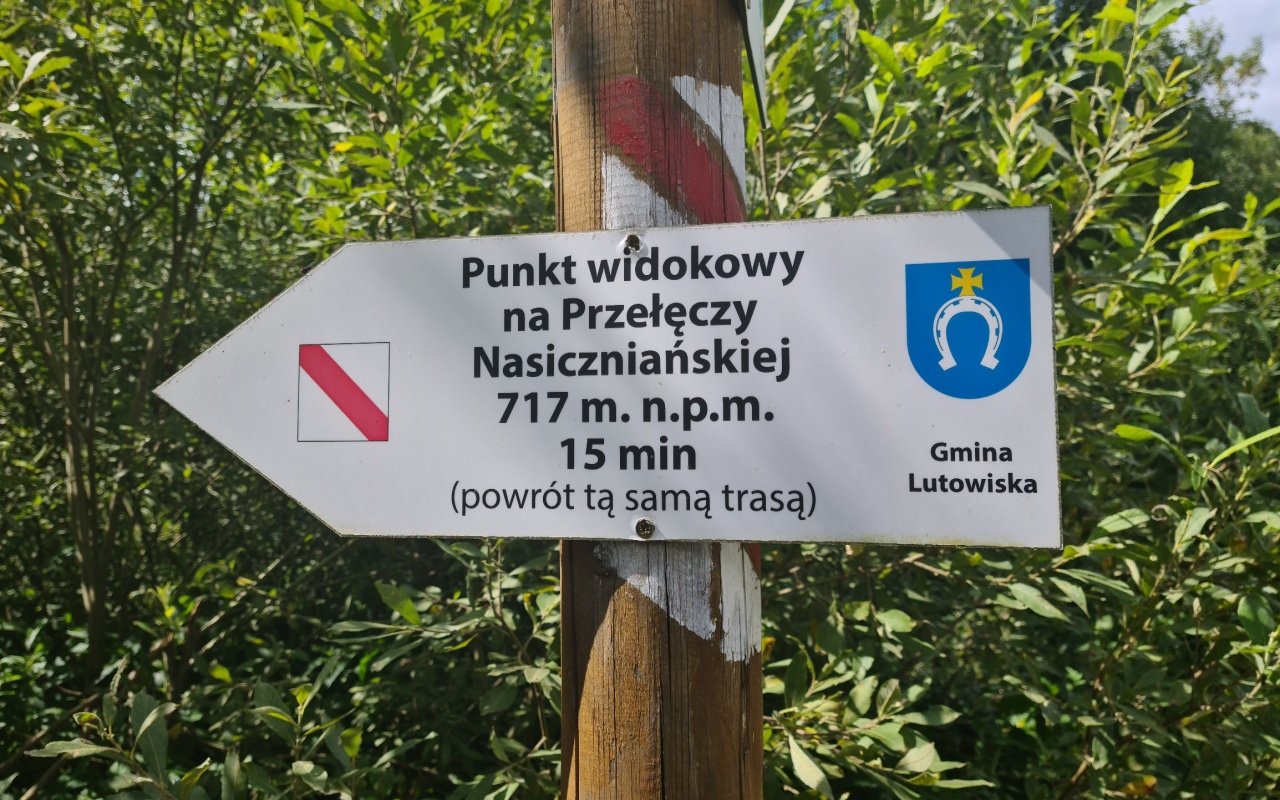 Szlak na Caryńskie. Drogowskaz