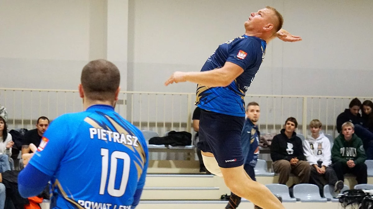Powrót do ligowej rywalizacji. Siatkarze Powiatu Leskiego zagrają o ważne punkty