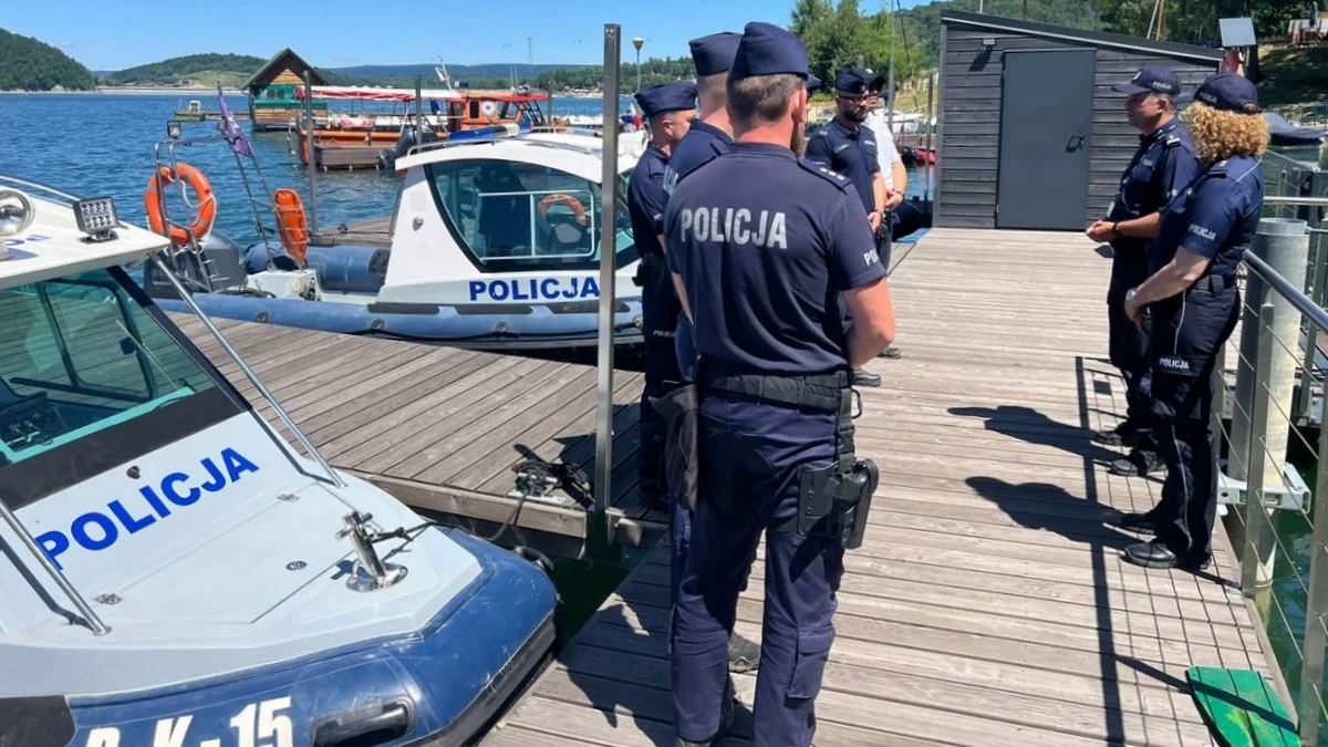 Wzmocnione patrole nad Jeziorem Solińskim. Bieszczady pod czujnym okiem służb