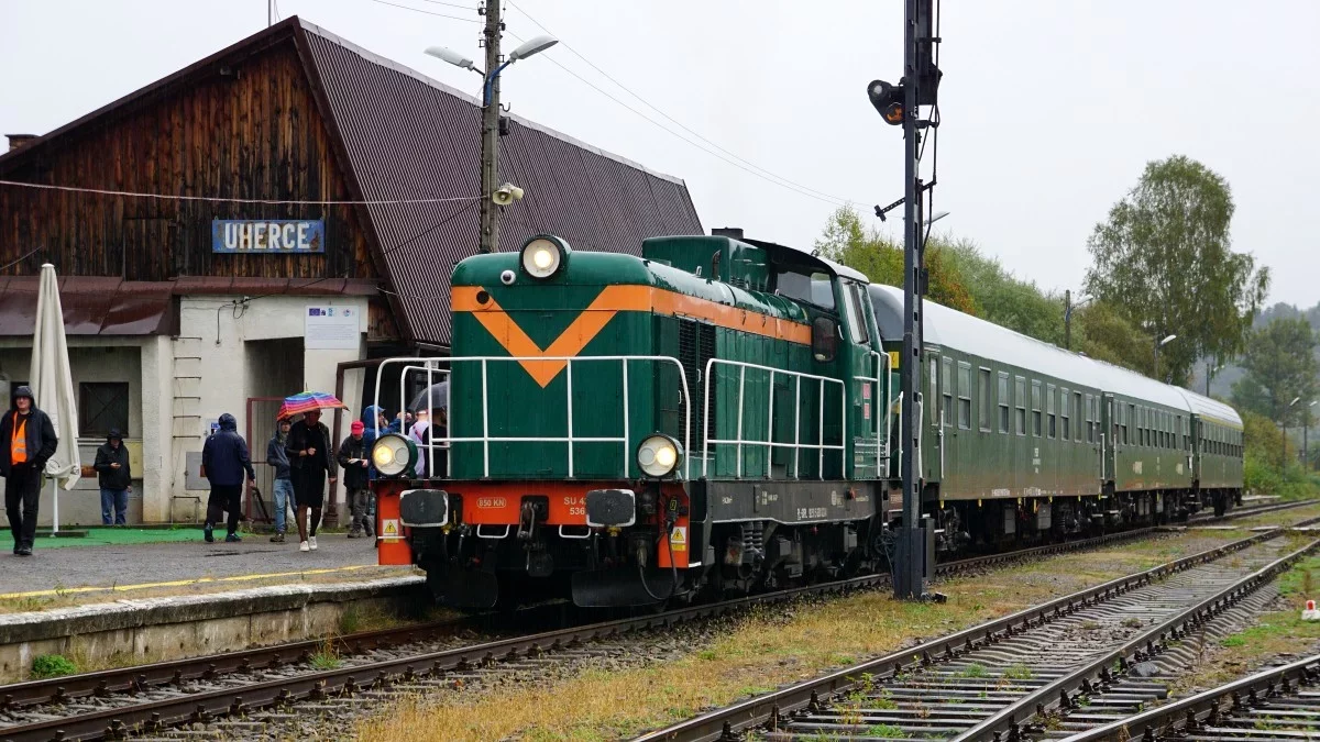 Historyczny pociąg ponownie na szlakach Bieszczadów. Nostalgiczna podróż do przeszłości