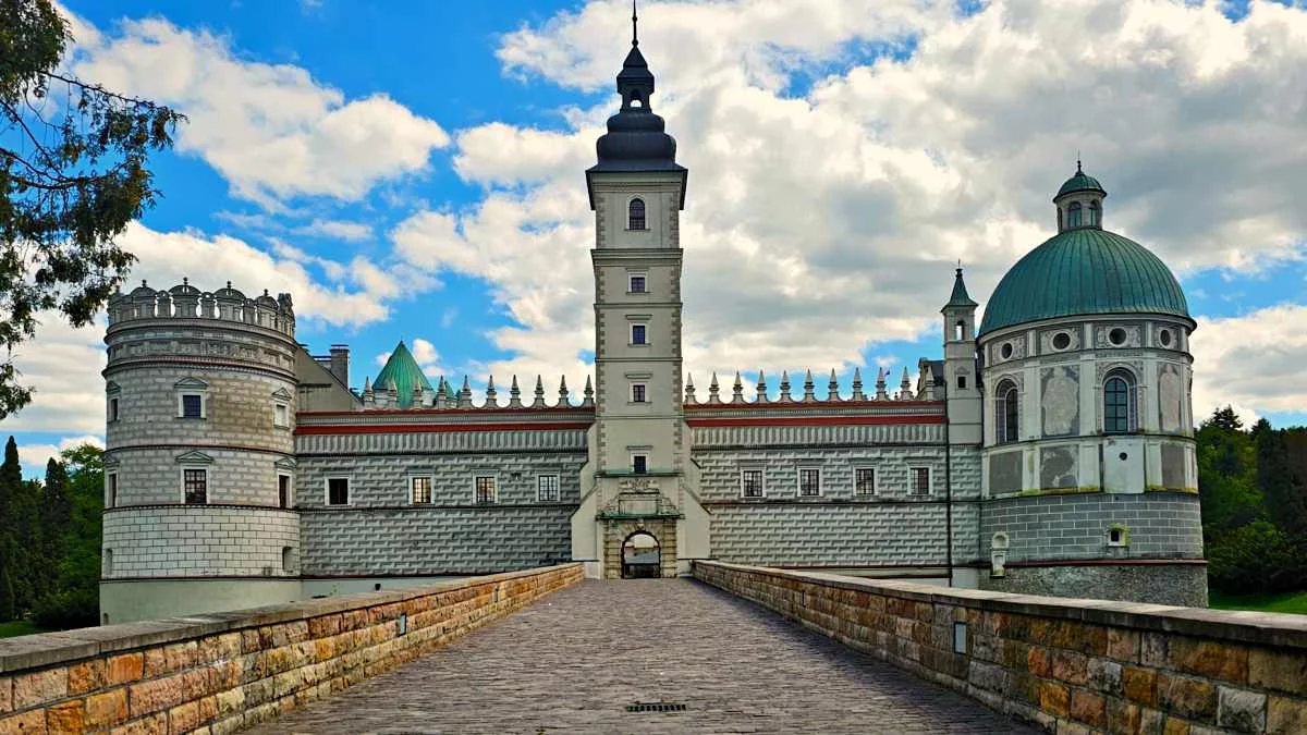 Cud Polski 2025 na trasie w Bieszczady – zamek jak z bajki