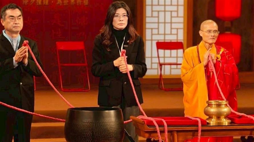 杜聖聰：鄭麗文與抖動紅繩