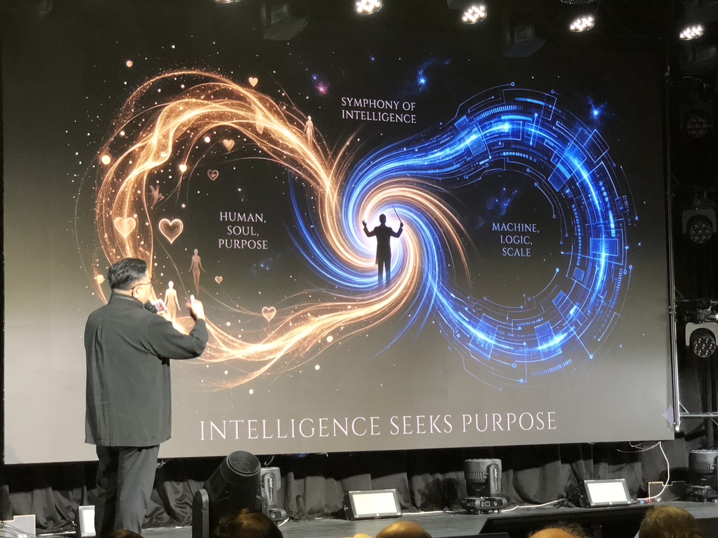 在發展AI的路徑中，人必須成為不可或缺的一份子。張麗娜攝