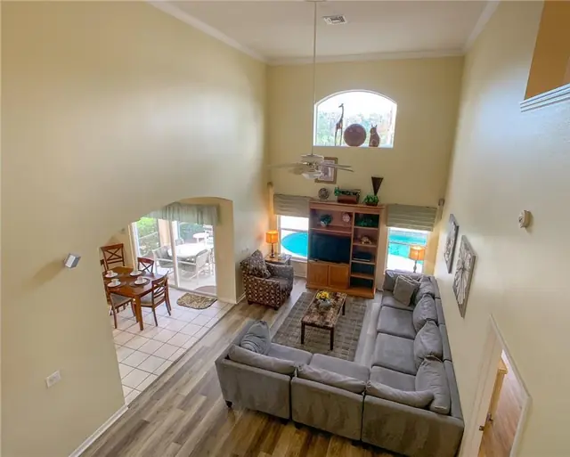 Ellis Rentals: Living room with sectional sofa