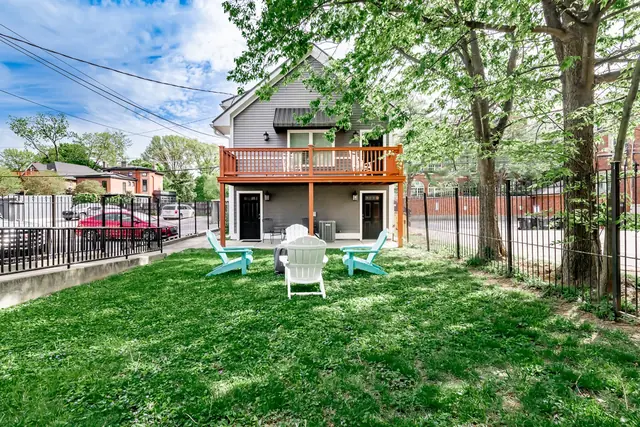 Highlands Magnum: Backyard and rear deck