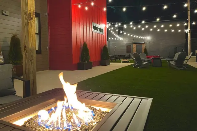 Bungalous Private Oasis: Fire pit in the courtyard