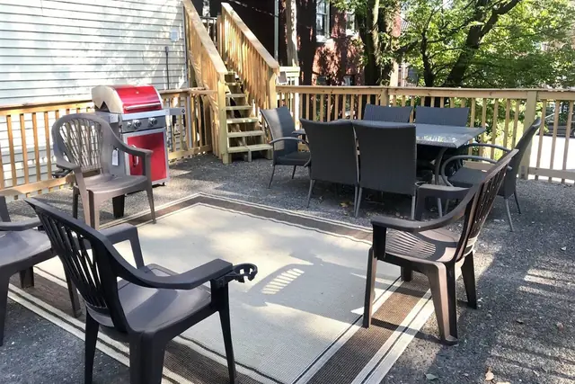 Bardstown Loft Retreat: Deck with dining set and grill