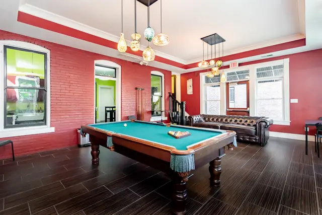 Highlands 8 BR 3BA: Pool table and lounge