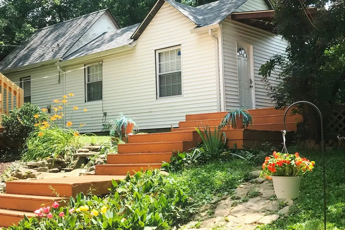 Hillcrest Hideaway