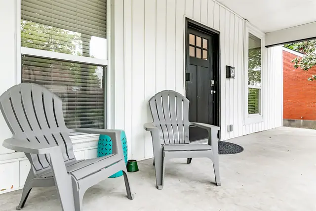 Highlands Farmhouse: Covered porch seating