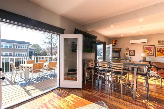 Bourbon Bachelors: Highlands Vacation Rentals: Great room opening to the deck