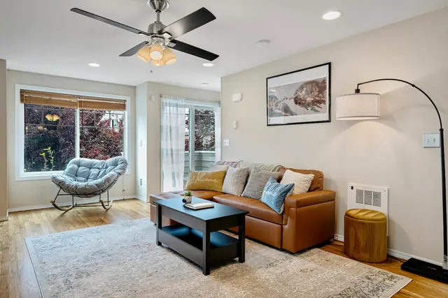 Anandalok: Living room seating
