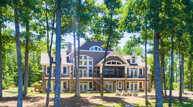 Sunset Shores: Rear yard