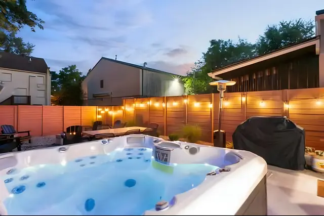 NuLu Oasis | 4 Bedroom Walkable Home with Hot Tub and Fire Pit: Hot tub