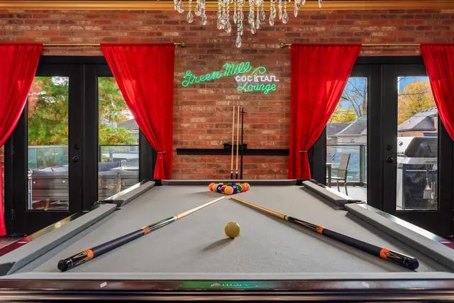 Untouchable Retreat: Pool table