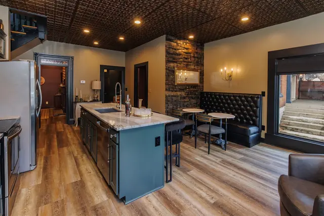 The TrailHouse: Kitchen island with bar seating