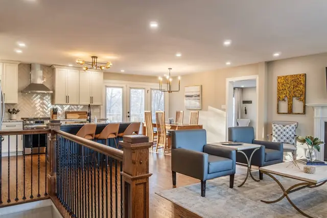 3BR Near EVERYTHING: Open kitchen and living area