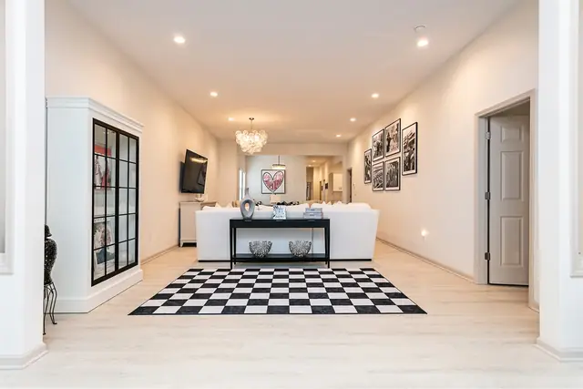 Highland Elegance: Highland Vacation Rentals: Open living area with checkered rug