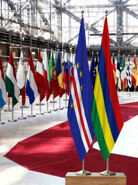 Cabo Verde Mauritius Flags