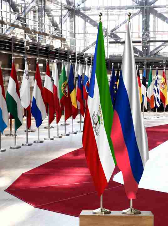 Equatorial Guinea Russia Flags