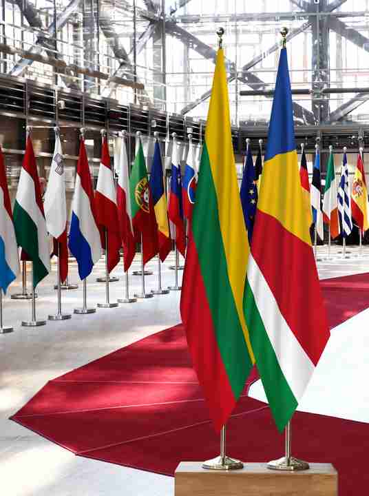 Lithuania Seychelles Flags